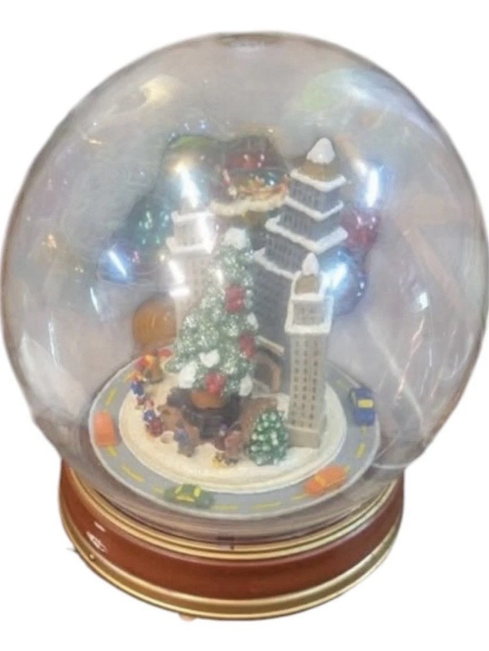 Vintage~Musical Snow Globe~ Christmas in New York~ Plays Music~ Power Cord~ Rare